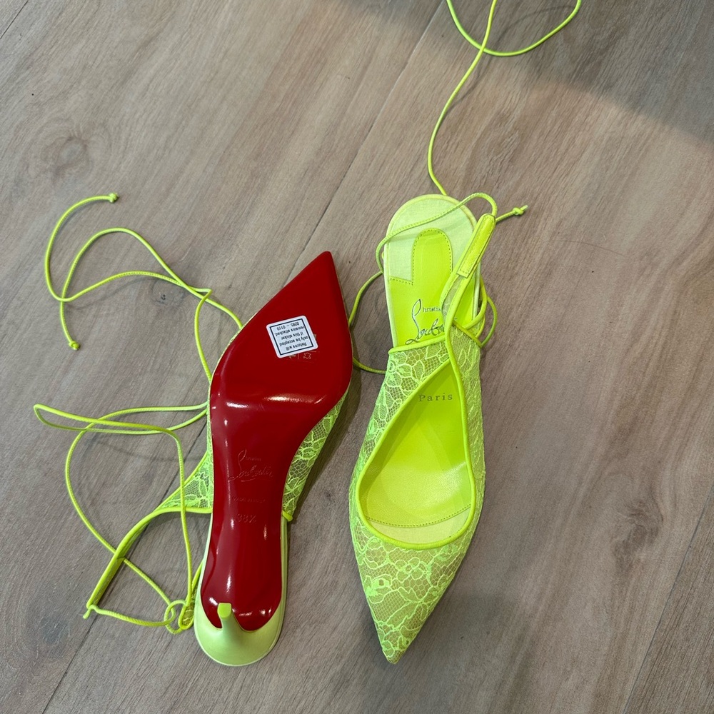 Christian Louboutin Kate 85mm Lace-Up
Lace Pumps Heels size 38.5